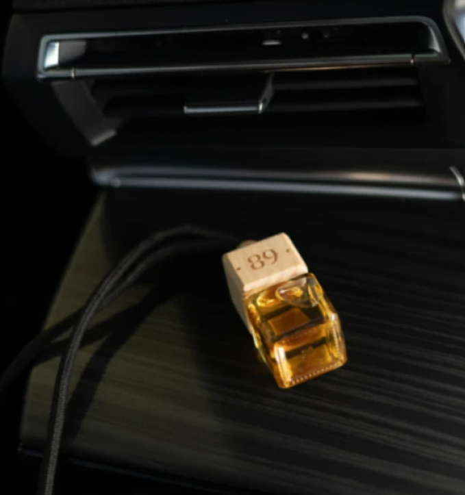 Ambientador Colgante de Cristal para Coche AROMATIC•89• | Diseño Sofisticado Fragancia Premium