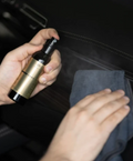 Spray Limpiador Salpicaderos Coche AROMATIC•89• | 3 en 1 Brillo Protección UV Fragancia